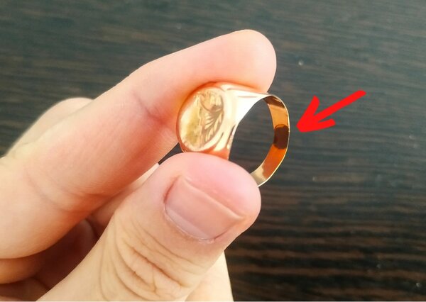 Медицинское золото темнеет от воды? что такое медицинское золото?