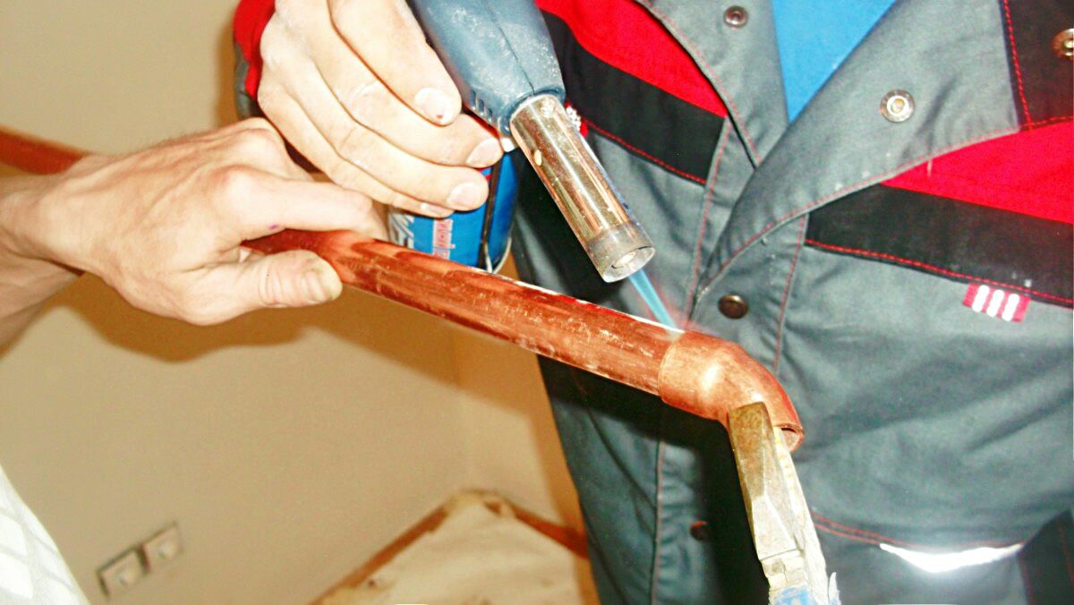 Как согнуть медную трубку: требования, способы, оборудование